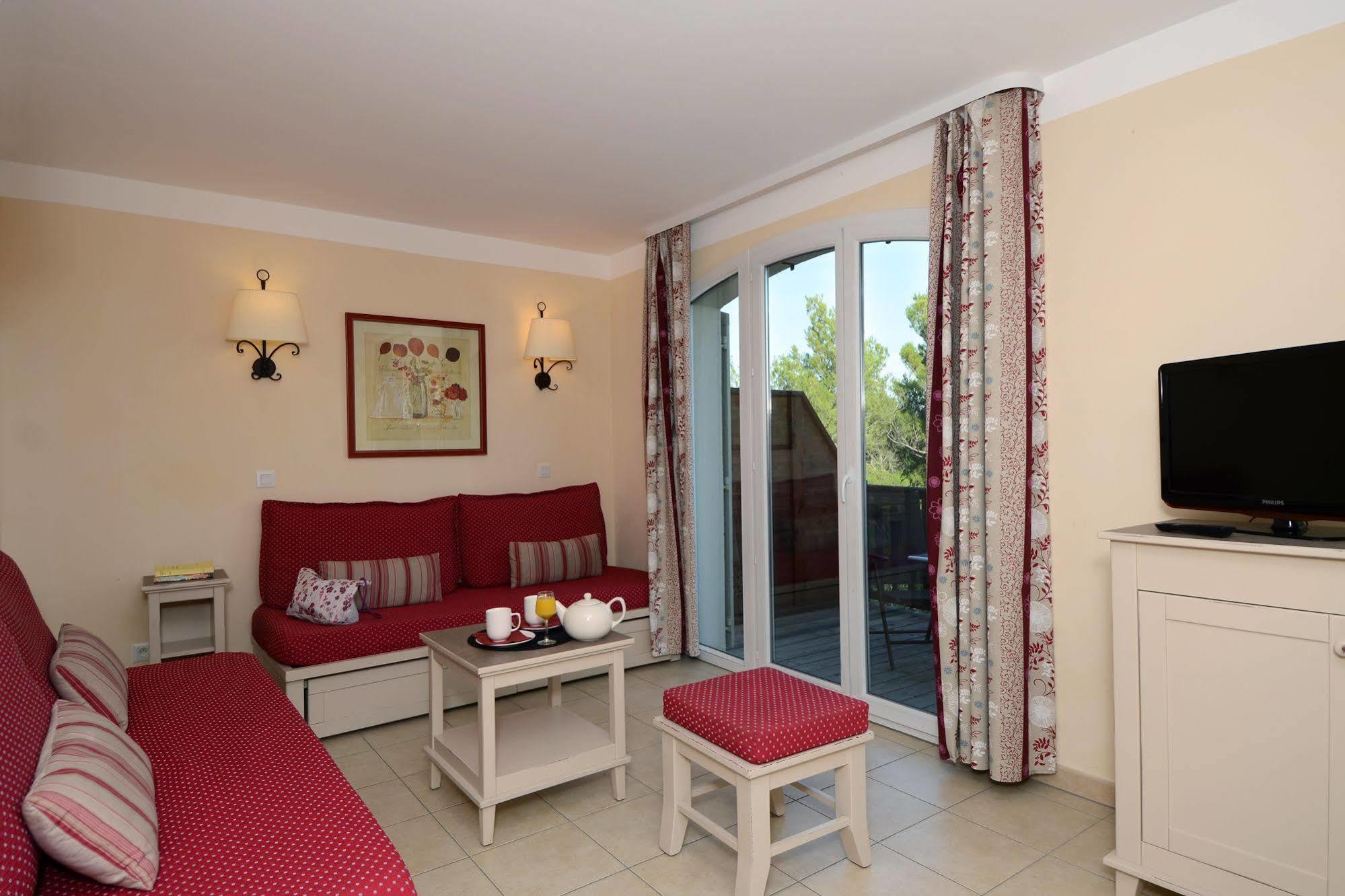 Residence Pierre & Vacances Les Coteaux De Pont-Royal مالمور المظهر الخارجي الصورة