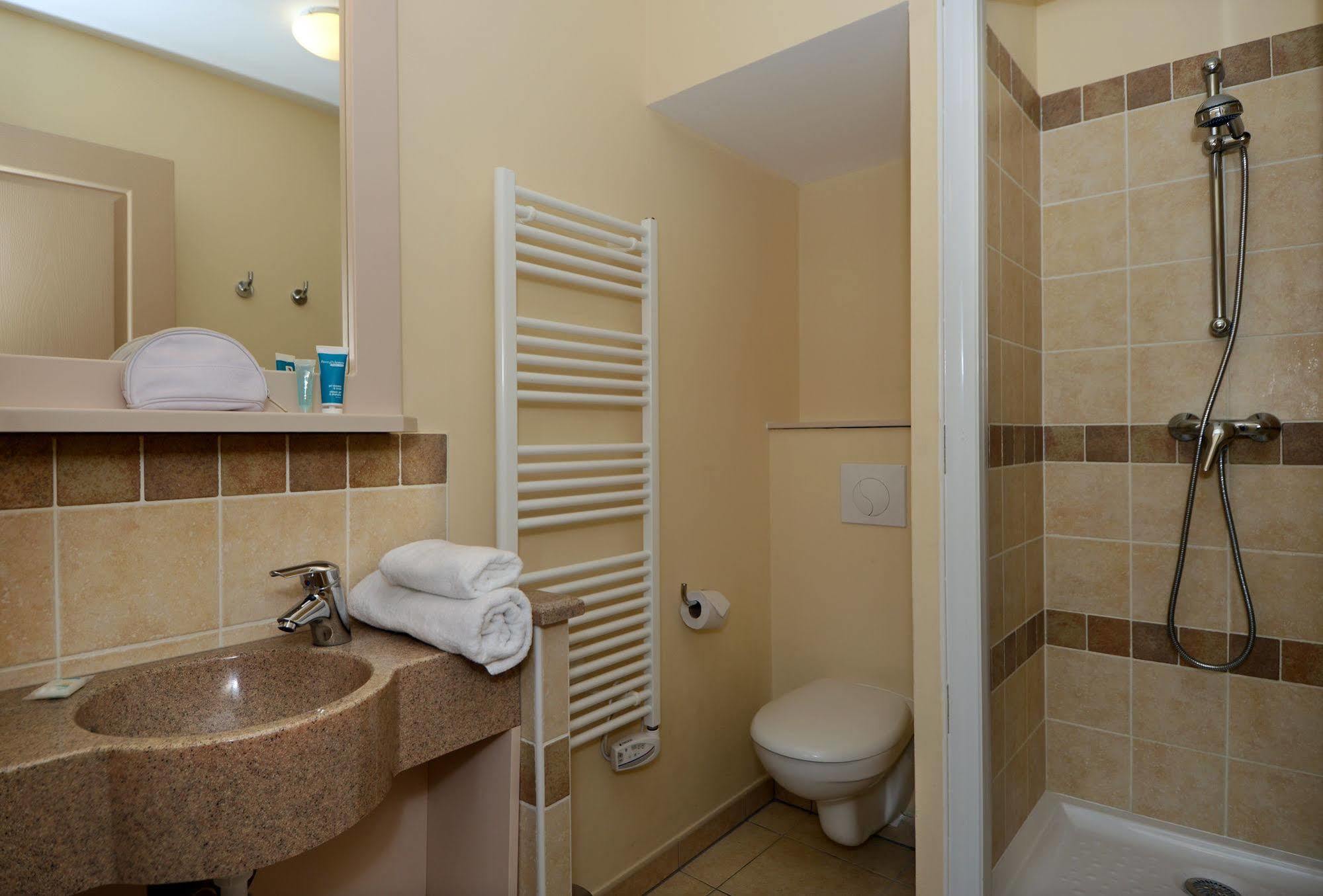 Residence Pierre & Vacances Les Coteaux De Pont-Royal مالمور المظهر الخارجي الصورة